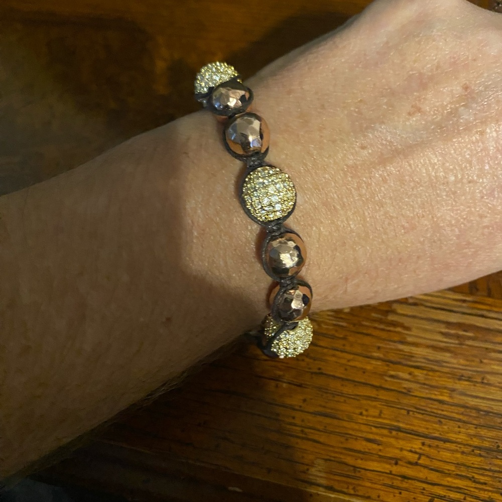 Elegant Gold and Rhinestone Beaded Adjustable Bracelet